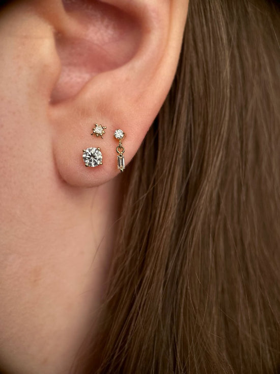 14k Gold Round Diamond Stud Earrings