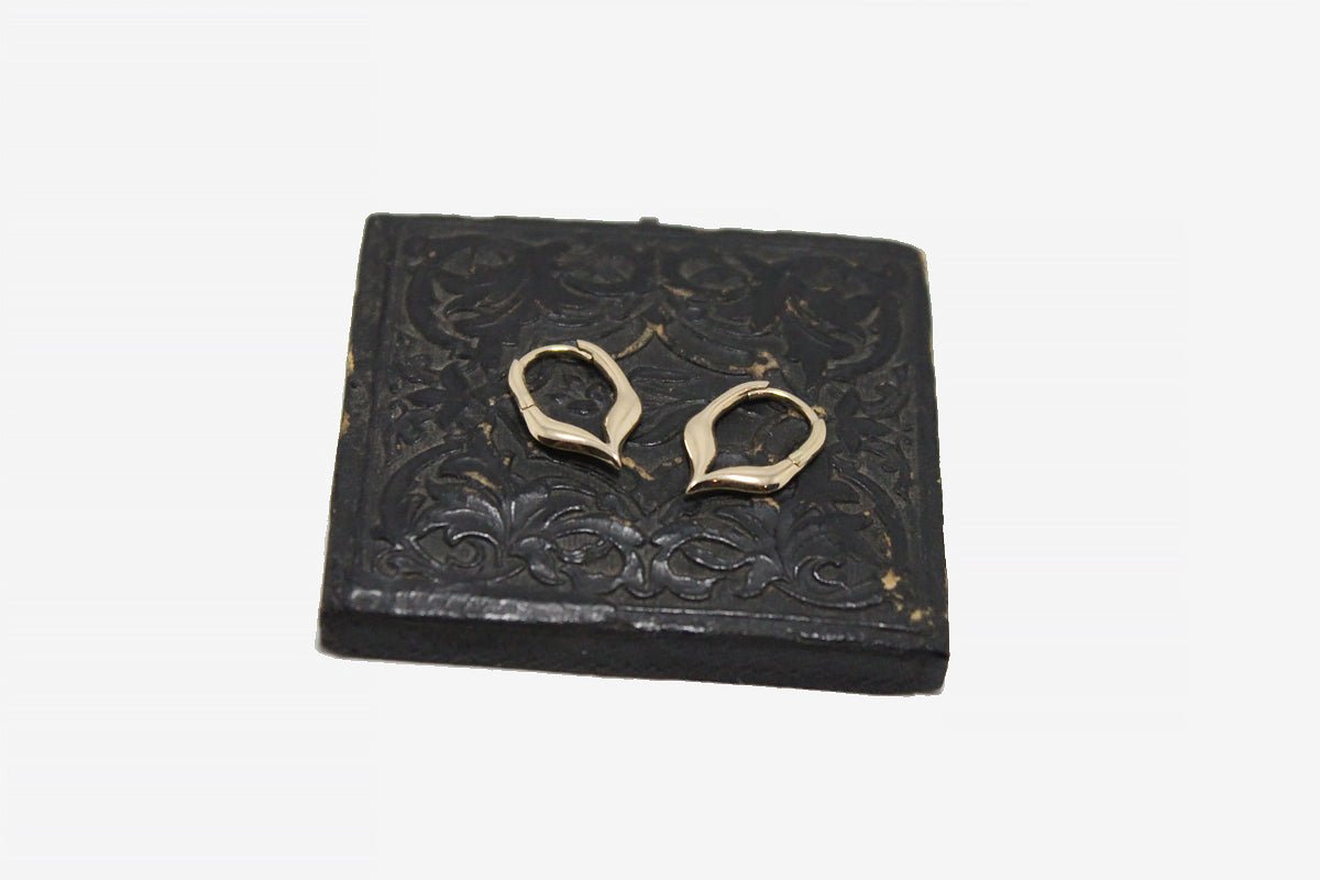 9k Gold Dala Lantern Clicker Hoops