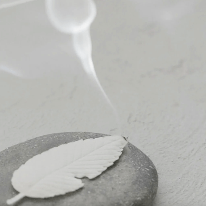 POJ Studio Hako Leaf Incense White