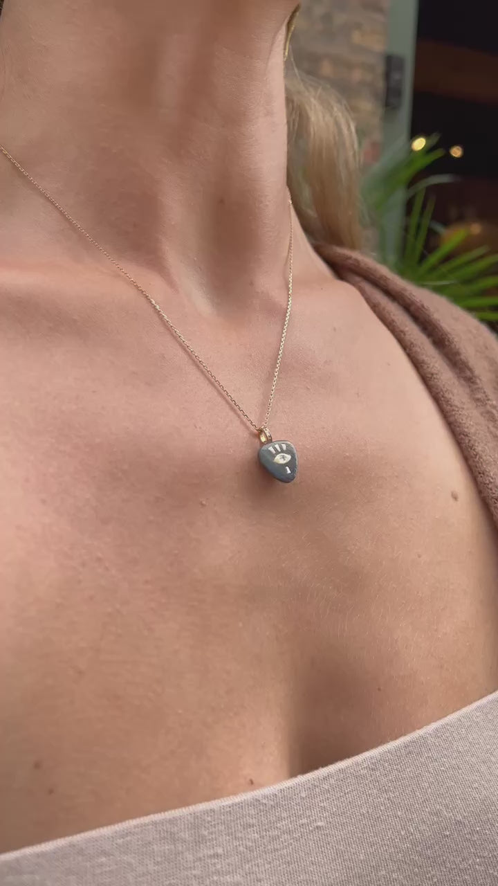 Load and play video in Gallery viewer, ✨ Celine Daoust 14k Labradorite Diamond Eye Necklace ✨
