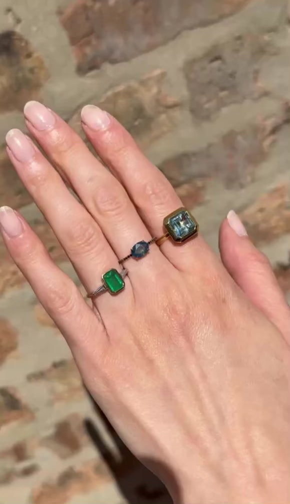 18k Gold Opalescent Green Sapphire & Black Diamond Ring
