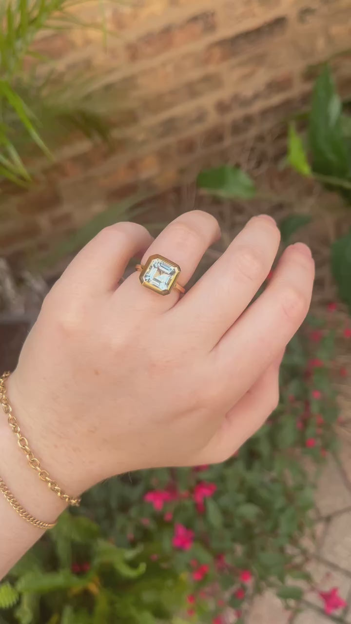 Load and play video in Gallery viewer, 18k Gold Aquamarine Nouveau Supreme Ring
