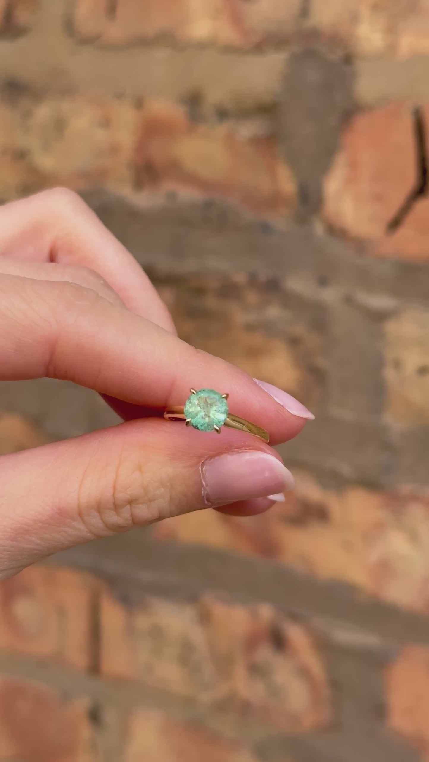 18k Gold Colombian Emerald Ring