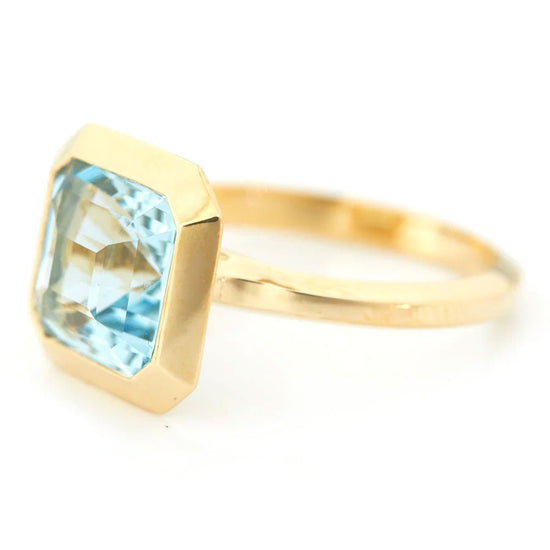 18k Gold Aquamarine Nouveau Supreme Ring