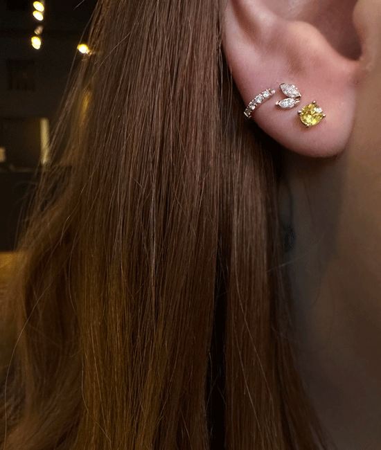 Load image into Gallery viewer, Gemma Couture 14k Yellow Sapphire Earrings
