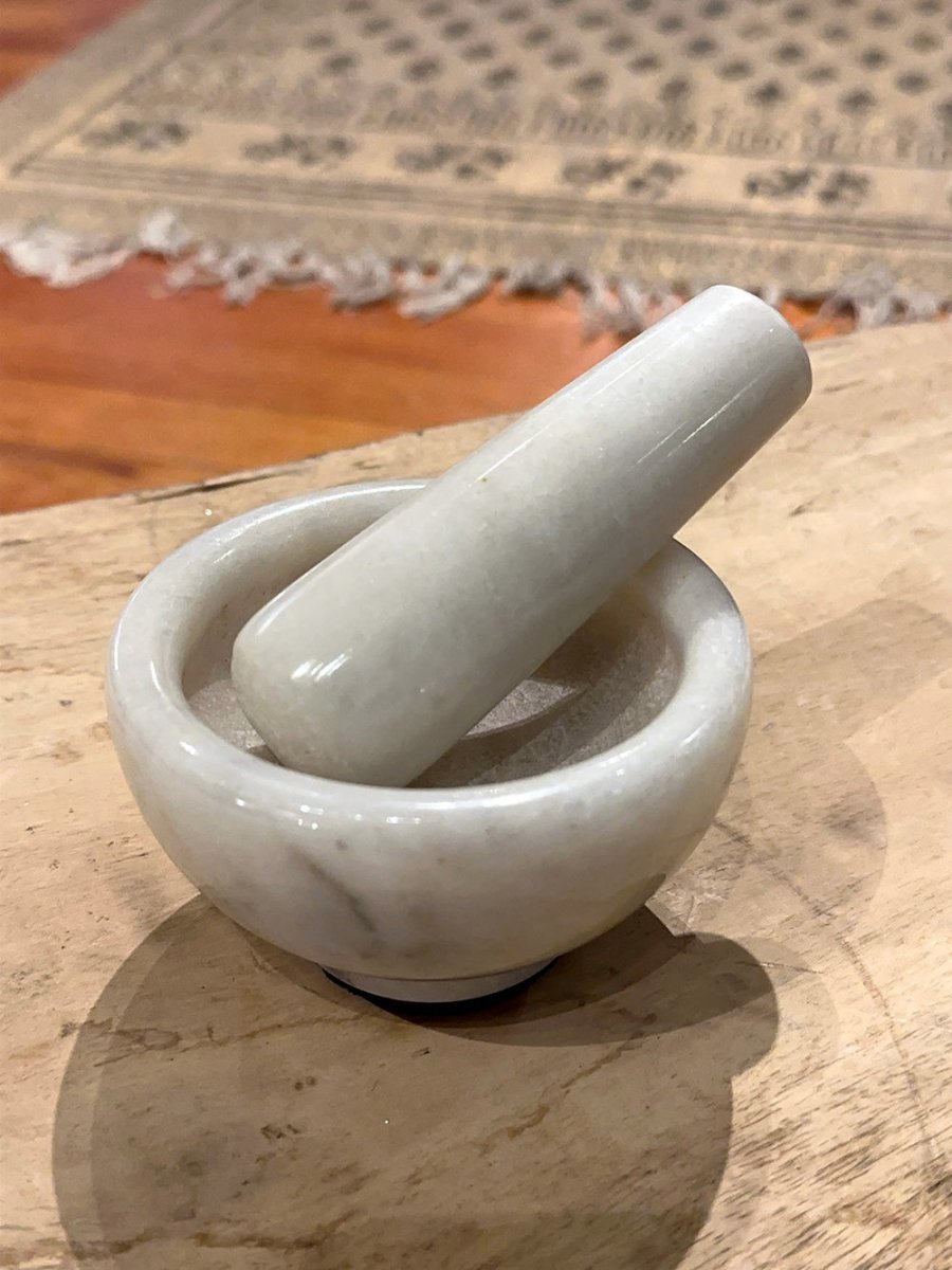 https://shopgemjewelry.com/cdn/shop/products/petite-marble-mortar-and-pestle-862548_1445x.jpg?v=1699282242
